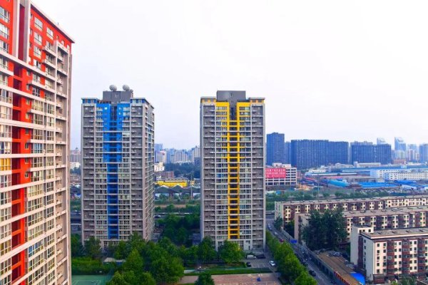 配资企业排名前十 到2030年，100万现金和100万房产哪个好？王健林与潘石屹说法一致